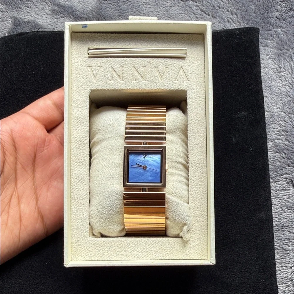 VANNA Rose Gold Bracelet Watch with Blue Pearl Dial for Women